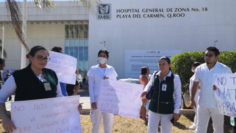 Personal del IMSS en Playa del Carmen protesta por falta de insumos