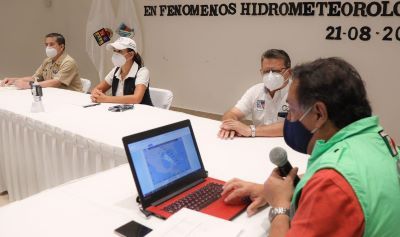 Puerto Morelos, preparado ante posibles afectaciones por fenómeno climático: Laura Fernández