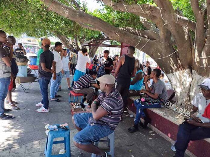 Los migrantes se han posesionado del centro de Tapachula - Revista Puntual