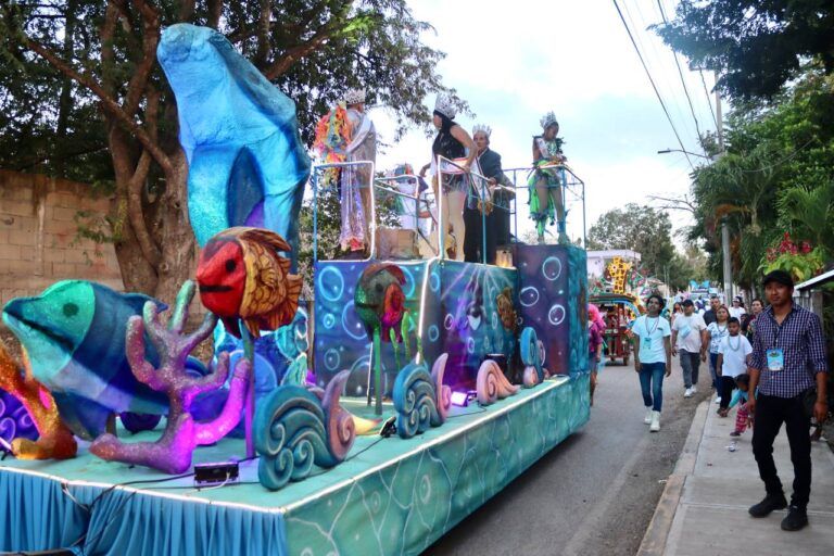 Brillo y mucho colorido en el carnaval de Leona Vicario 2024, “Entre la selva y el mar”