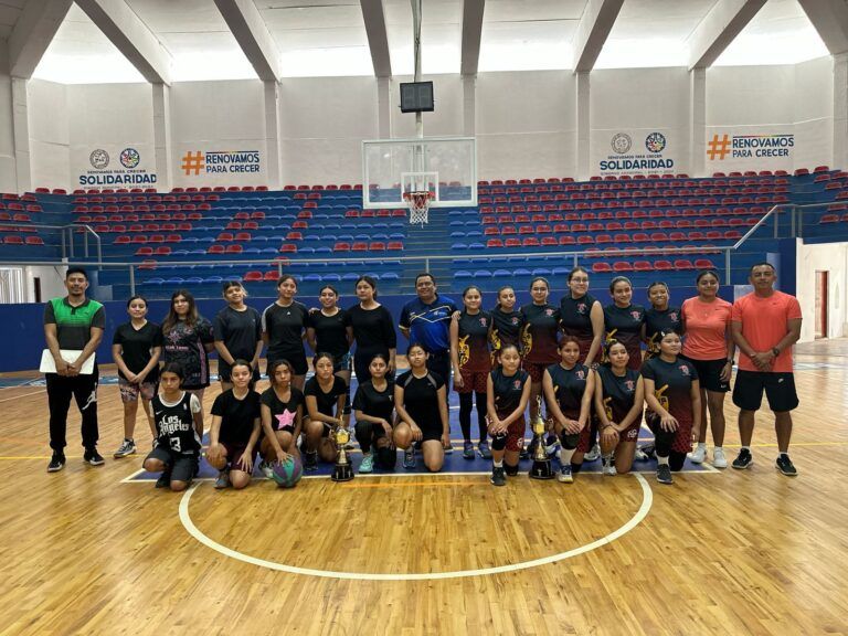 La Secundaria René Fajardo domina el basquetbol estudiantil en Solidaridad